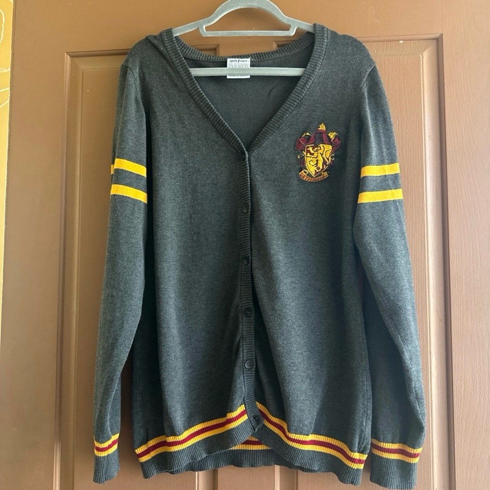 Harry Potter Gray Gryffindor Cardigan - Picture 4 of 8